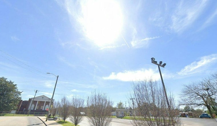 Knoxville Sizzles to Record-Breaking 88 Before Weekend Frost Shock