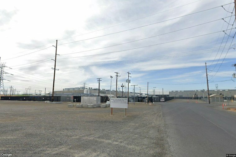 Kotek Freezes Oregon Data Center Permits Through 2027, Amazon Project in Limbo