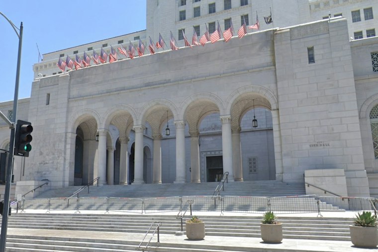 LA City Council Votes 13-0 to Widen Legacy Business Program's Reach