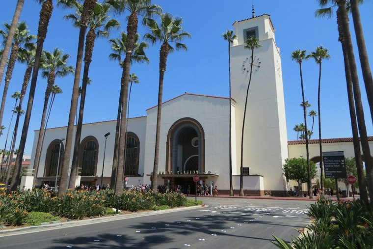 LA Union Station Lights 30-Foot Tree for 11th Year, Free Party Included