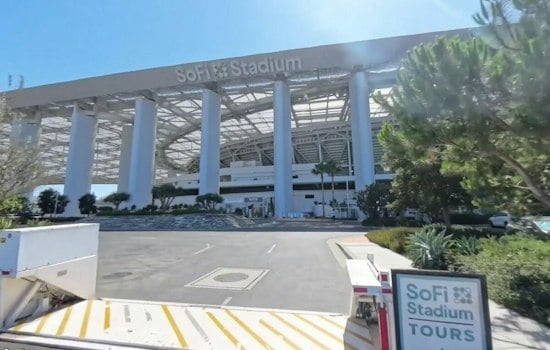 Lakers' Ziaire Williams Pops the Question Mid-Concert at SoFi Stadium