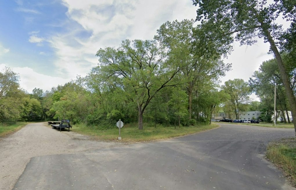 Lakeville Bus Company Snaps Up 55-Acre Vadnais Heights Campus for $12.75M