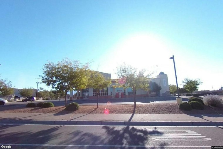 Legally Blind Owner Opens Bumblebee Bakery and Coffee on Golf Course Road