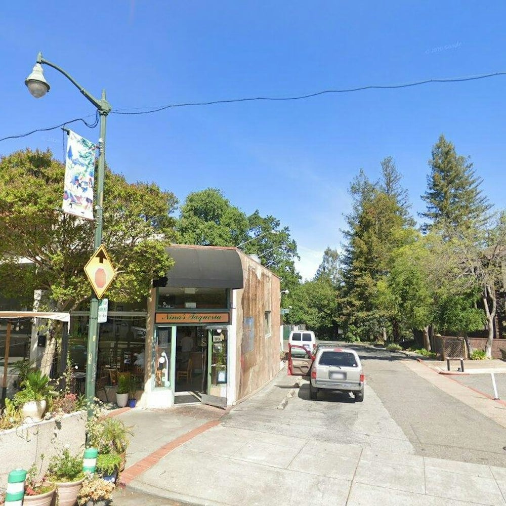 Line-Out-The-Door San Jose Café Morning Lobby Heads to Los Gatos