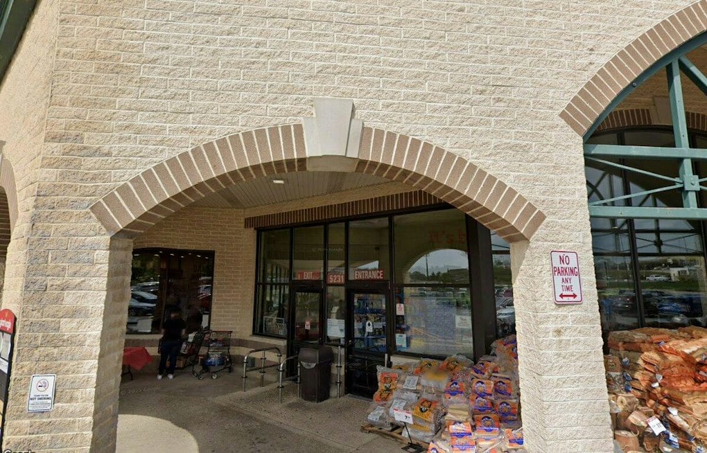 Little Caesars Opens New Sheffield Village Store Near Sheffield Crossing
