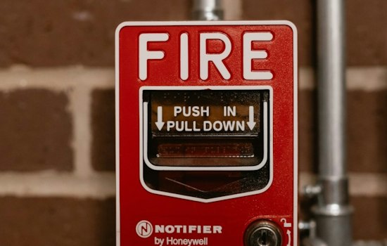 Londonderry Firefighter Hurt in Flashover While Searching Home After Report of Possible Trapped Residents