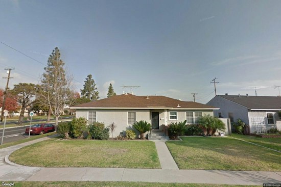 Long Beach House Turns Into Free Nightly Halloween Spectacle With 28 Computers