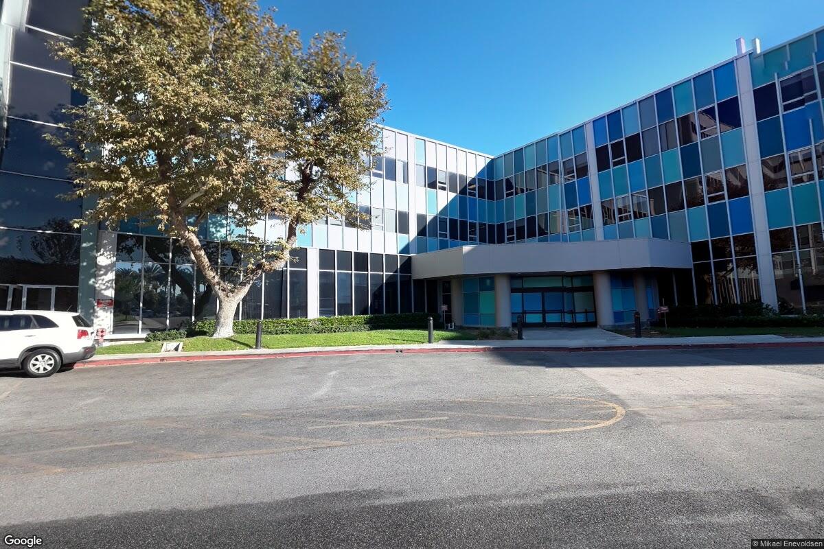 hoodline.com - Juliette Kessler - Long Beach Medical Center Offers Robotic Shoulder Surgery