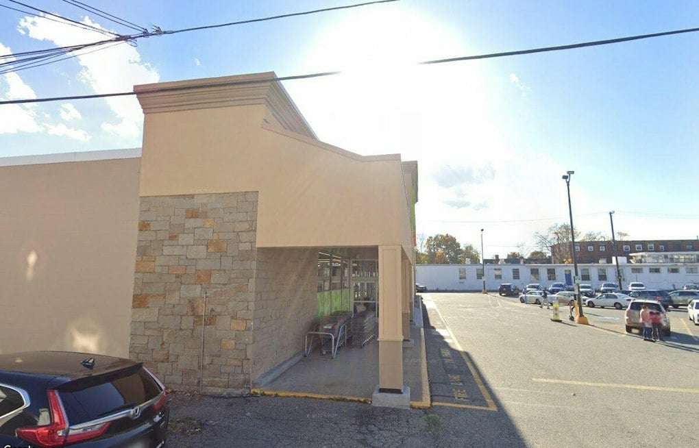 Machete Fight Erupts in Pawtucket Supermarket Lot, Spills Onto Avenue