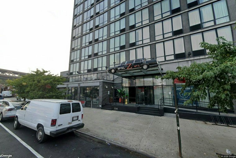 Man, 34, Slashed In Face Outside LIC Rooftop Party, NYPD Hunts Attacker