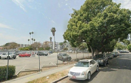 Man Found Dead on Steps of Hollywood Elementary School, Students Kept Safe