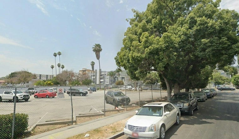Man Found Dead on Steps of Hollywood Elementary School, Students Kept Safe