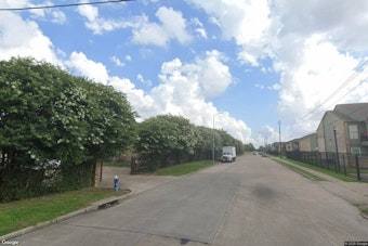 Man in His 40s Shot Dead Outside Southwest Houston Condo Complex