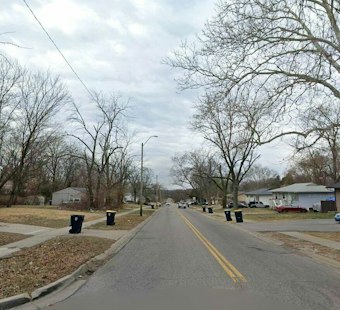 Man in White Van Tries to Lure Kansas City Girl With Candy Near Eastwood Hills