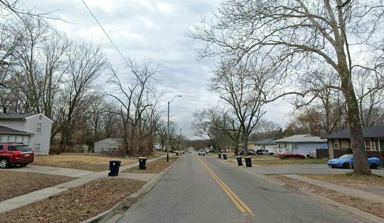 Man in White Van Tries to Lure Kansas City Girl With Candy Near Eastwood Hills