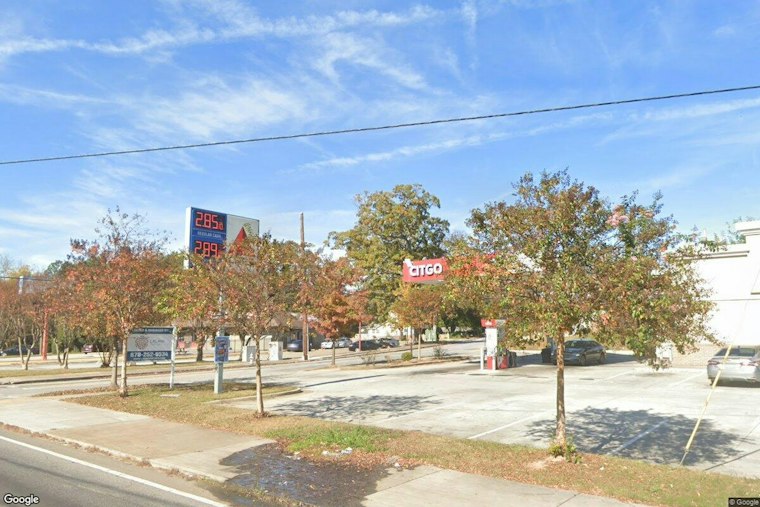 Man Shot At NW Atlanta Citgo Station, Police Hunt For Suspect