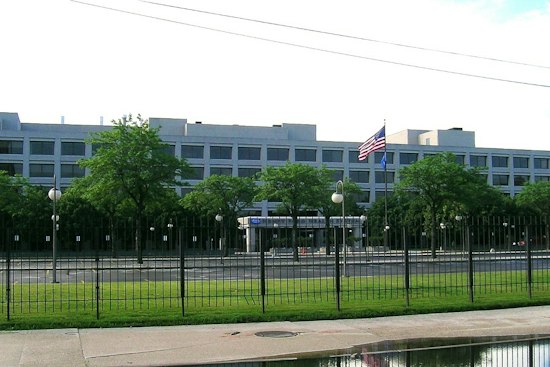 Man Shot Dead in Sterling Heights Yard, Police Say No Threat to Public