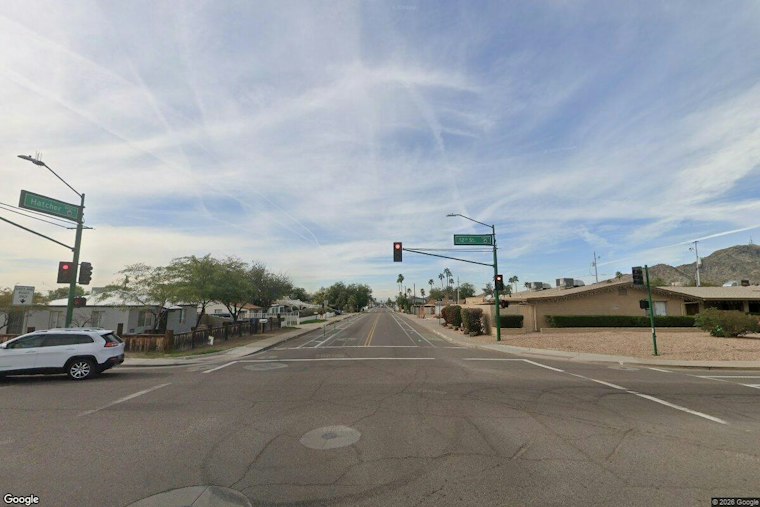 Man Shot Multiple Times Dies in North Phoenix, Police Hunt for Gunman