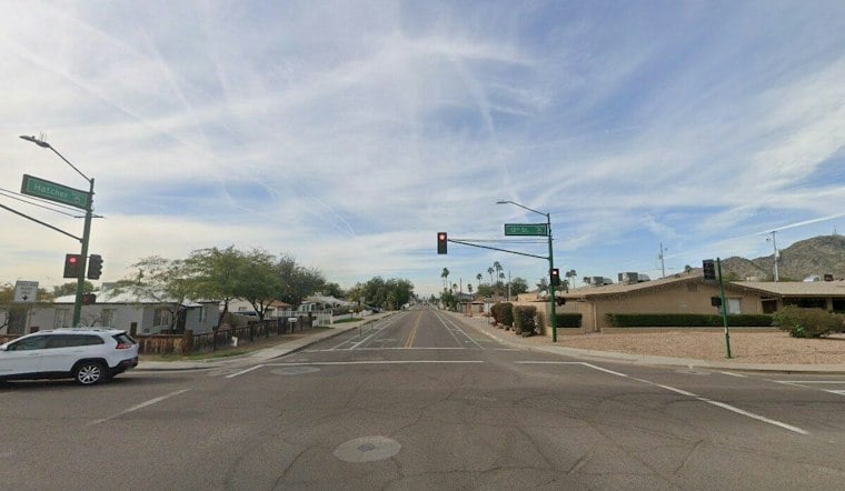 Man Shot Multiple Times Dies in North Phoenix, Police Hunt for Gunman