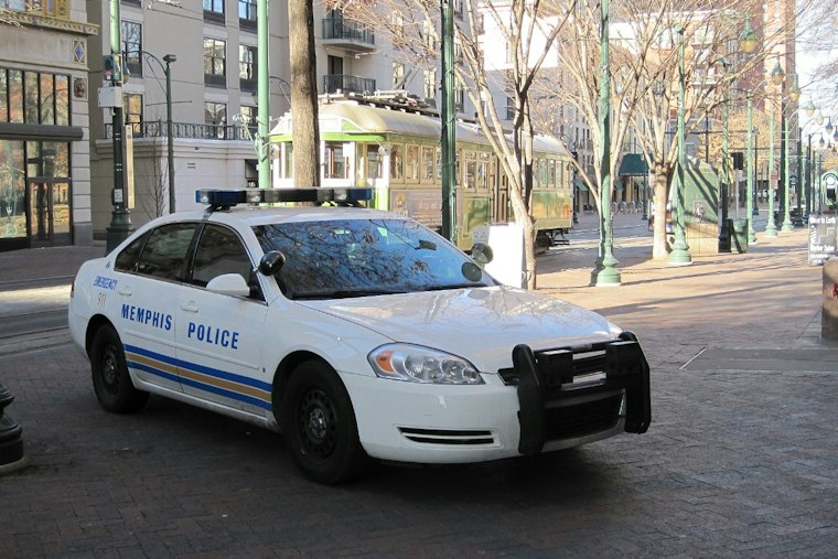 Man Shot Outside Paradise Lounge After Gun Threat, Police Say