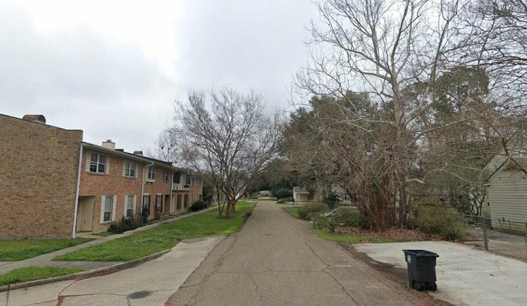 Man Stabbed at Baton Rouge Park, Officer Hurt as Suspect Taken Into Custody