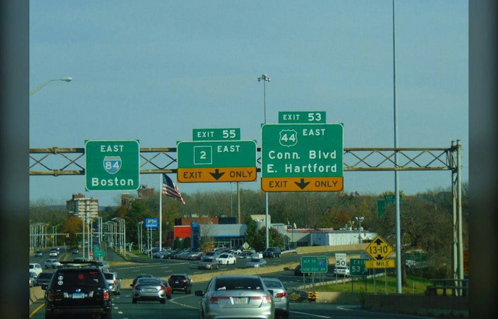 Manchester Man, 55, Dies After I-84 Rollover in East Hartford, Cause Still Unclear