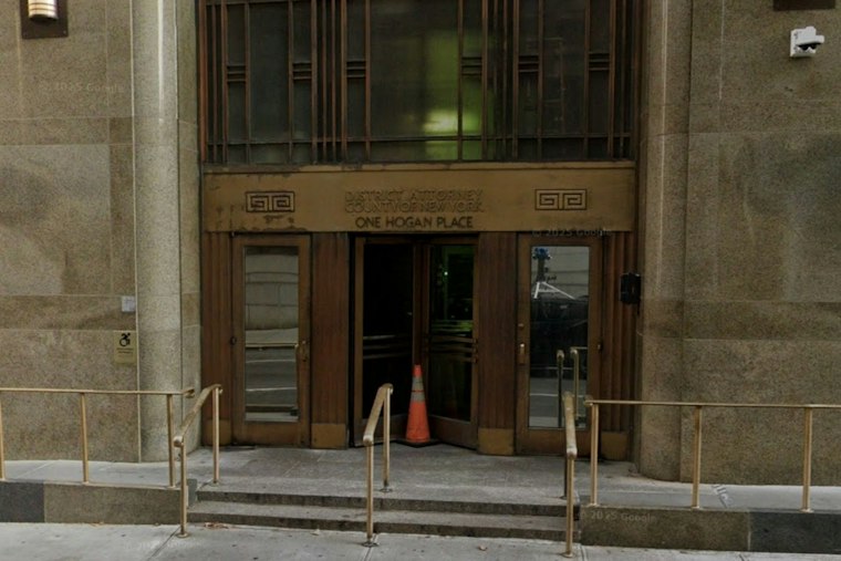 Manhattan Tax Preparer Admits Stealing $250K From Elderly Clients, Medical Student