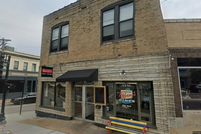 Maplewood Cook Cuts Power, Threatens to Torch Gus's Chicken With Peanut Oil