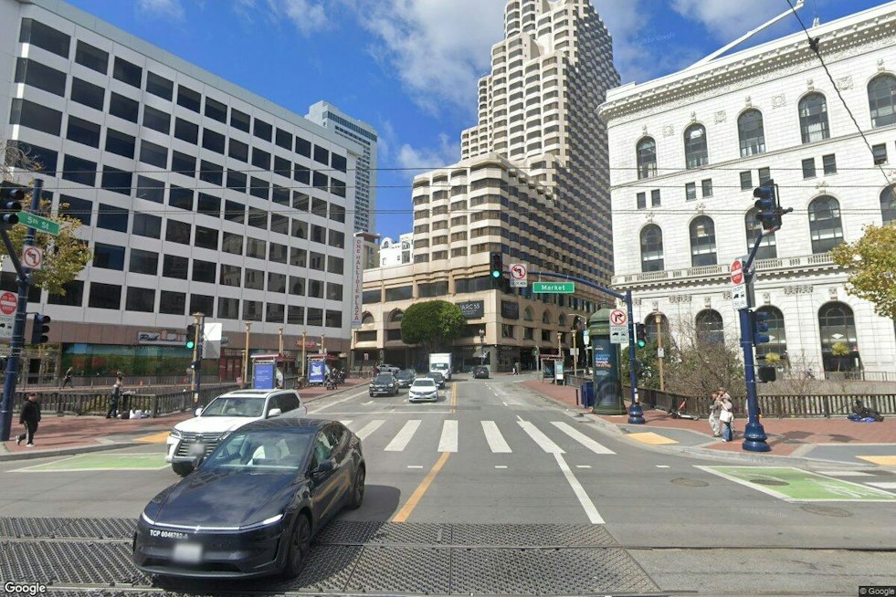 Market Street Hosts One Night of Aerialists, Drag and Free Theater