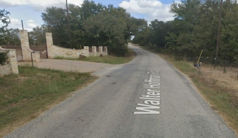 Masked Man In Black Dodge Durango Fakes Traffic Stops Near Bastrop, Steals From Drivers