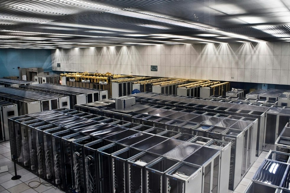 McHenry County Weighs 12-Month Data Center Freeze Amid Water Fears