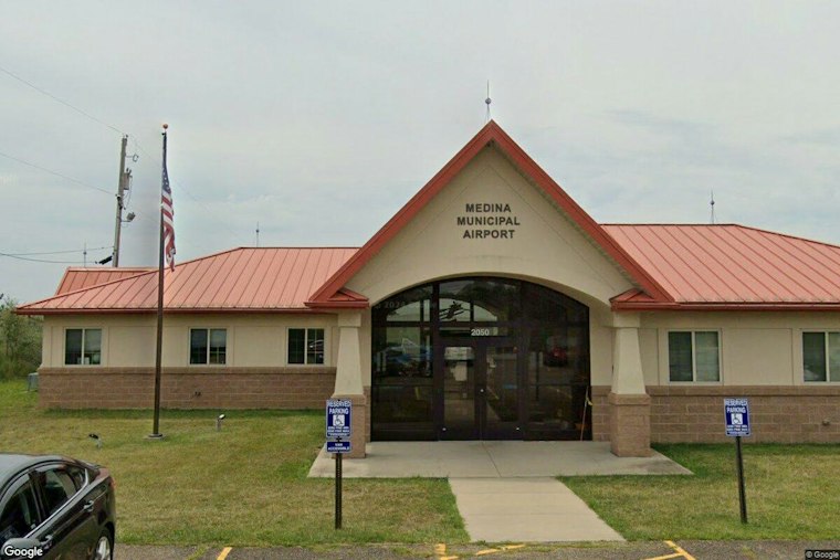 Medina Airport Lands 10-Unit Hangar Deal, Eyes Nearly 100 Planes on Field