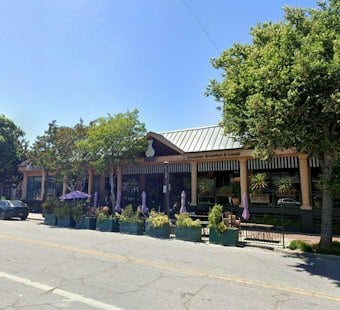 Menlo Park Council Flips Toward Reopening Santa Cruz Avenue to Cars