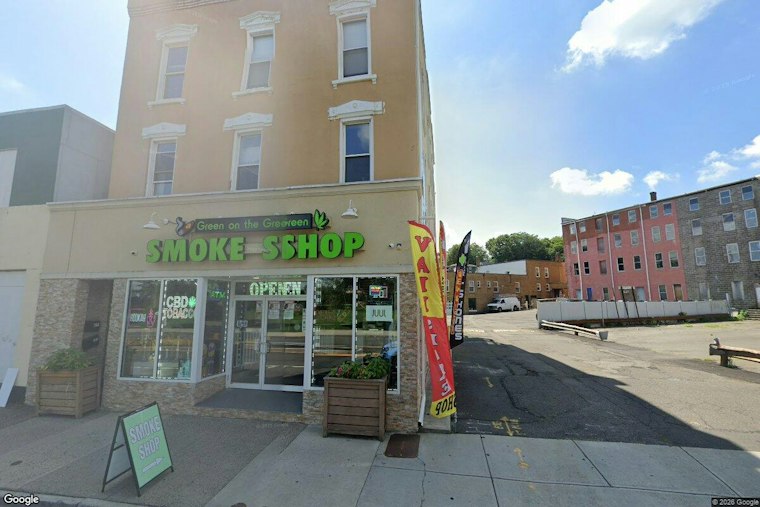 Meriden Man, 51, Dies After Running Into Smoke Shop for Help Following Stabbing