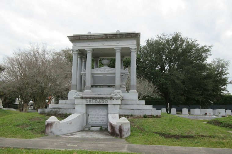 Metairie Cemetery's NOLA Dogs 5K Returns Oct. 11