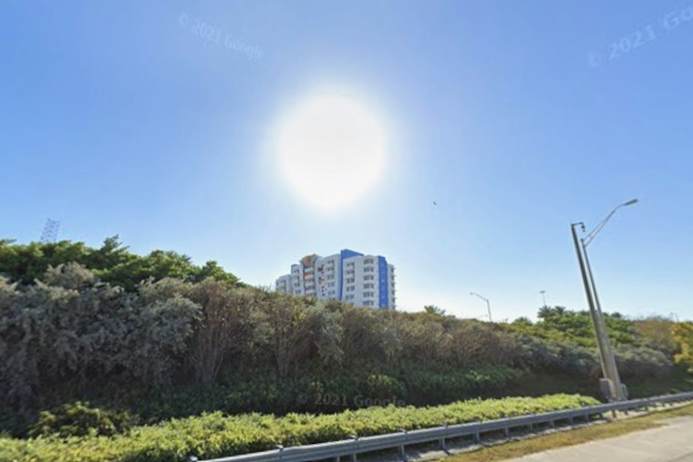 Miami Basks in One Last Sunny Day Before Coastal Floods Haunt Halloween Weekend
