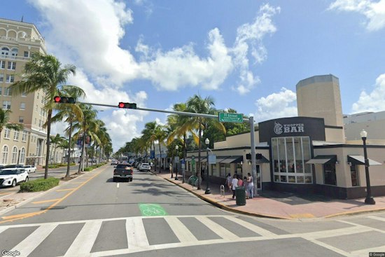 Miami Beach Taxi Driver Accused of Targeting Drunk Riders, Stealing Their Phones