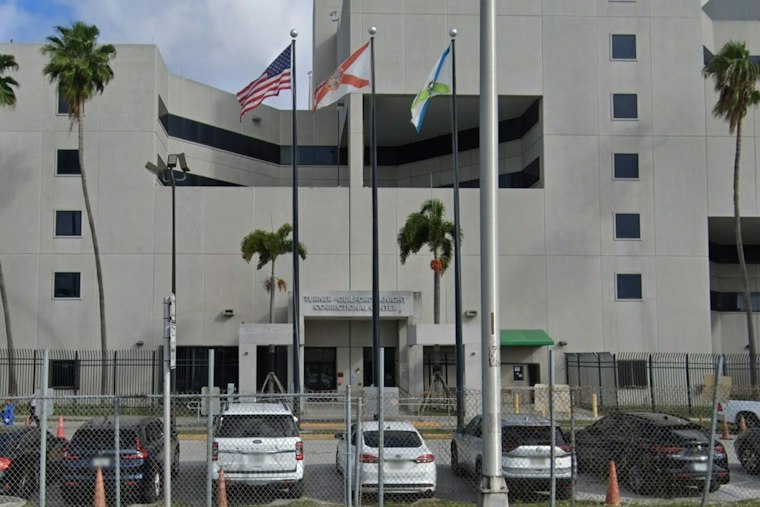 Miami Grindr Date Turns Violent, Man Bites Two, Held Without Bond