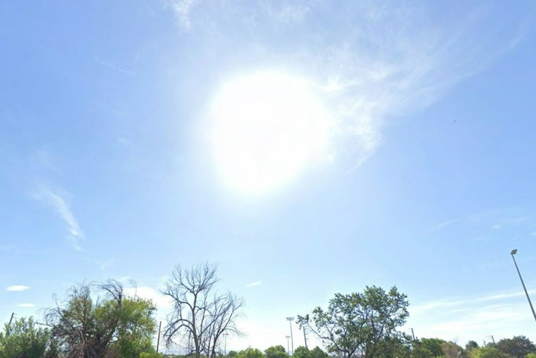 Mile High Mild: Denver Soaks Up Sunny 70s Before Fall Showers Hit