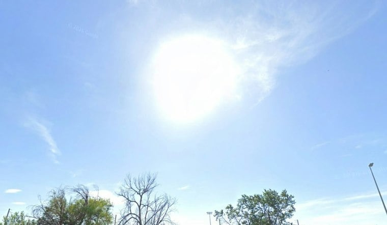 Mile High Mild: Denver Soaks Up Sunny 70s Before Fall Showers Hit