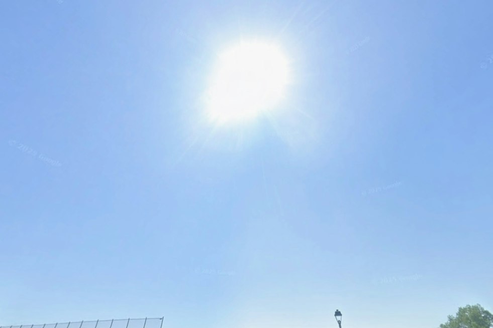 Mile High Sizzle: Denver’s Summerlike Weekend Breaks With Midweek Showers