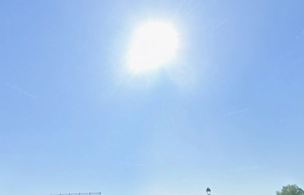 Mile High Sizzle: Denver’s Summerlike Weekend Breaks With Midweek Showers