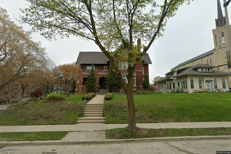 Milwaukee Brothers Bring Mind-Reading, Burlesque Back to Brumder Mansion