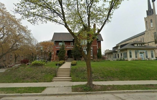 Milwaukee Brothers Bring Mind-Reading, Burlesque Back to Brumder Mansion