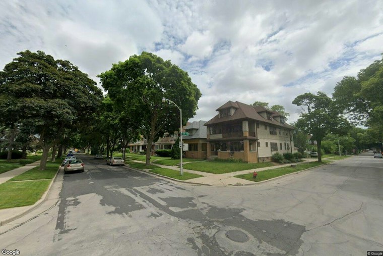 Milwaukee Officer Beaten With His Own Magazine After Hadley Street Chase