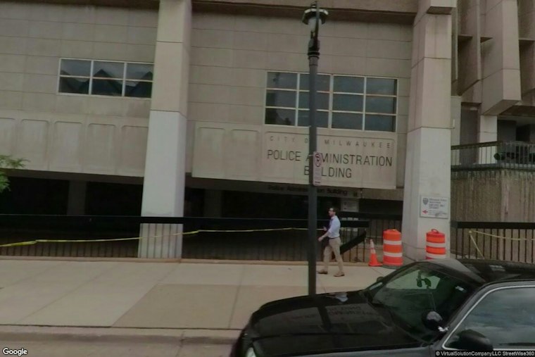 Milwaukee Officer Shoots Rifle-Wielding Suspect Near 7th and Scott, Streets Shut Down