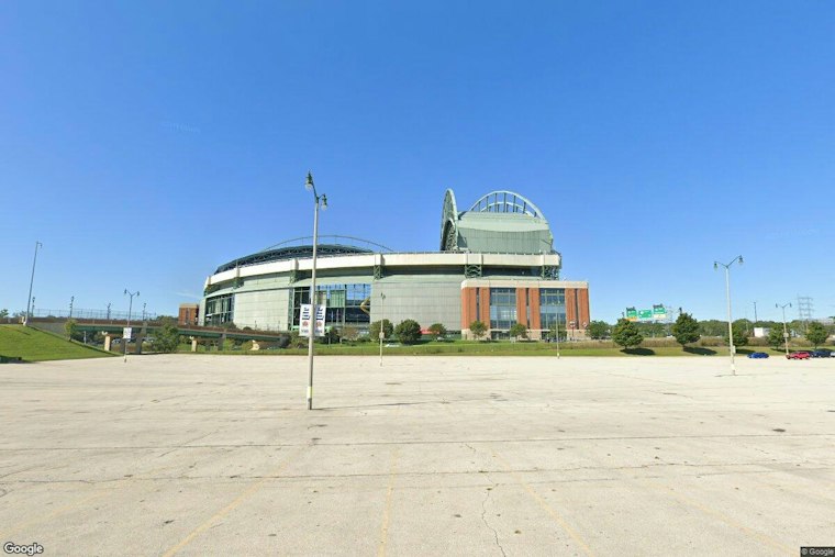 Milwaukee Preps for 400,000 Fans as Brewers Plan First-Ever Franchise Title Parade