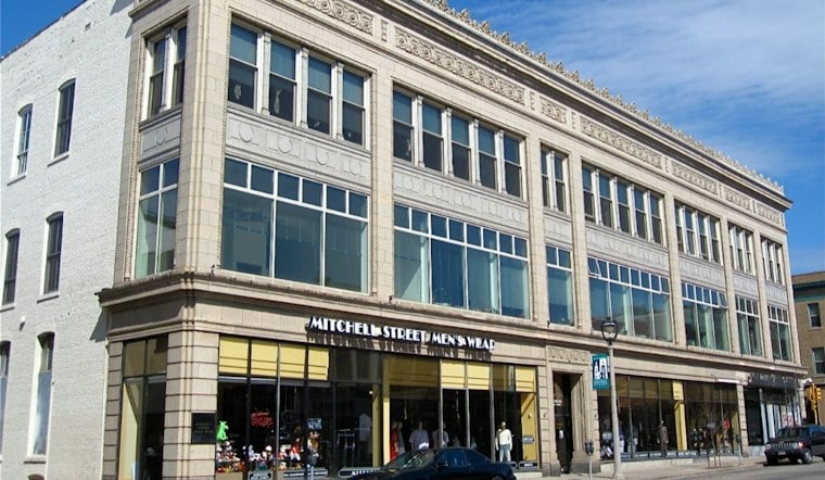 Milwaukee's First Accessible Theater Hosts Cold War Comedy Classic This Month