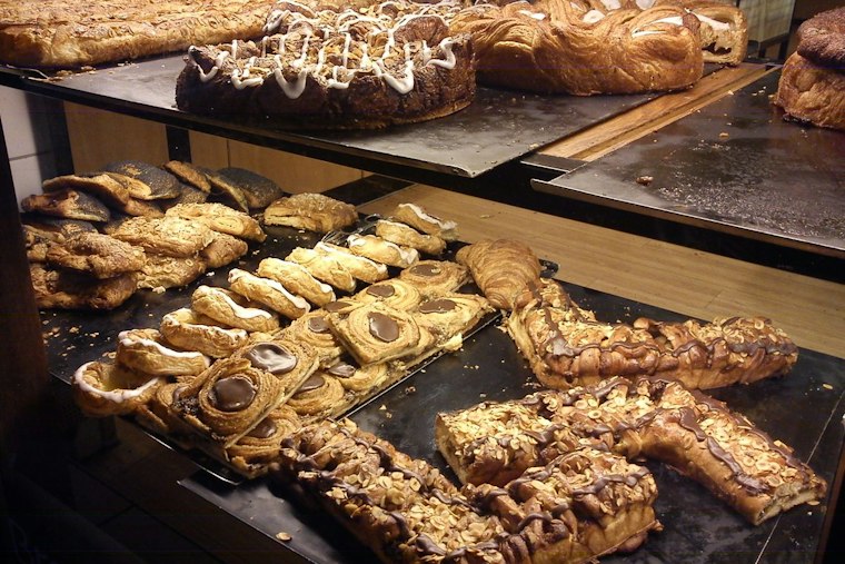 Milwaukee's Poppy Bakery Marks One Year With Tombstone Eclairs, Apple Croissants