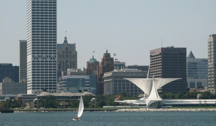 Milwaukee Wakes Up in Thick Fog Before Lakefront Warms for Sunny Weekend